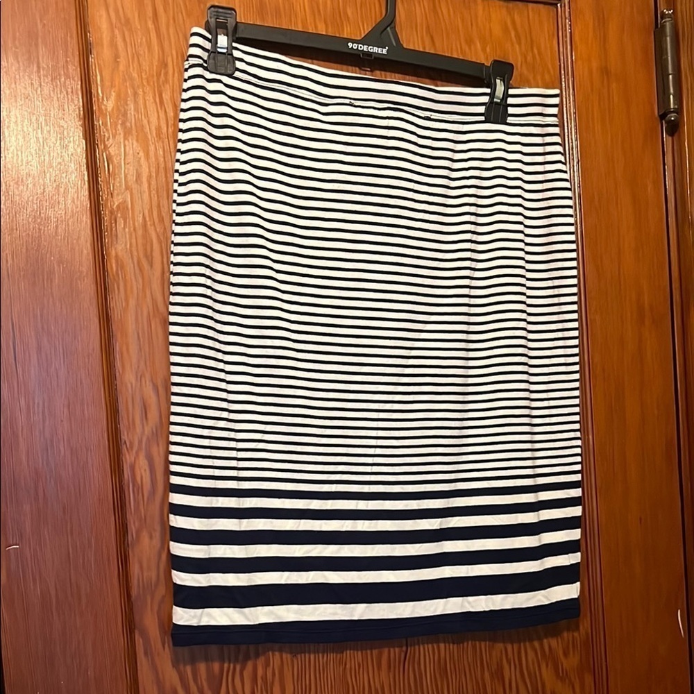 NWT Max Studio Womens Medium Lined Classic Navy and White Striped Skirt - Picture 2 of 6